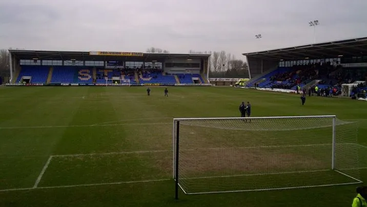 Góc nhìn từ khán đài South Stand của sân New Meadow