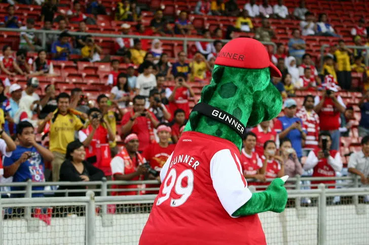 Gunnersaurus Rex, linh vật khủng long đáng yêu của Arsenal, khuấy động Emirates