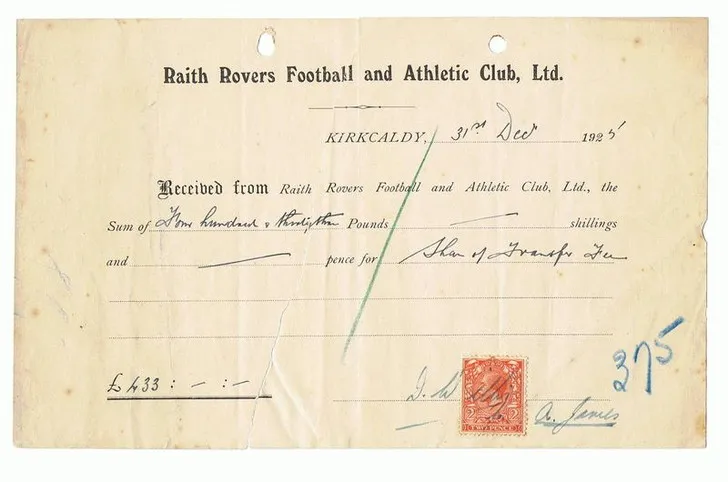Hình ảnh Alex James ký hợp đồng với Preston North End năm 1925