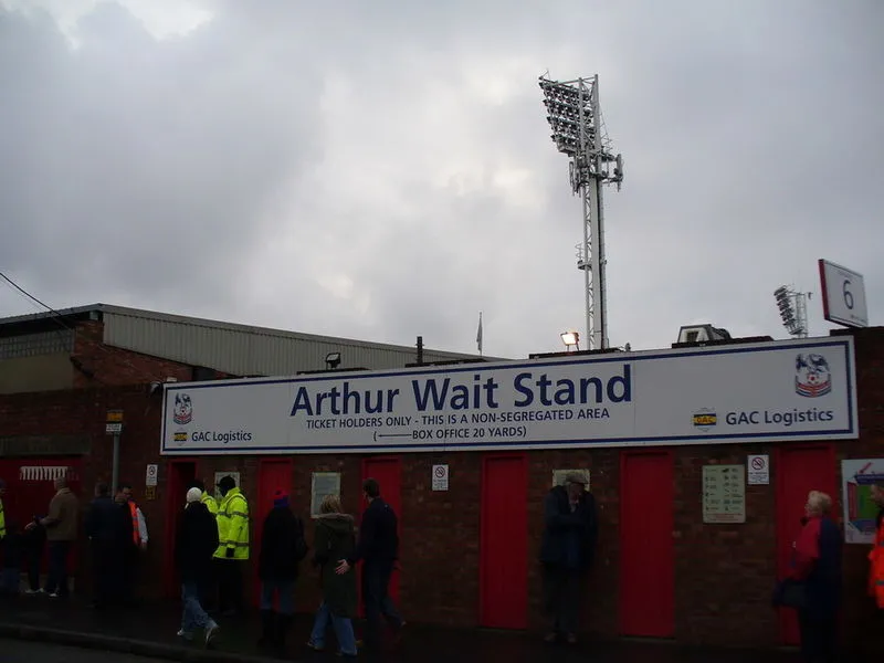 Khán đài Arthur Wait tại Selhurst Park, nơi cổ động viên đội khách thường tụ tập