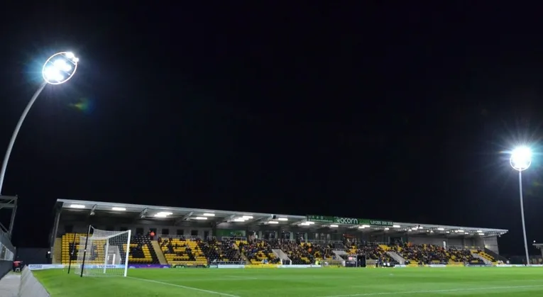 Khán đài chính hoành tráng tại Boston Community Stadium, khu vực ghế ngồi đẹp nhất của sân Boston United