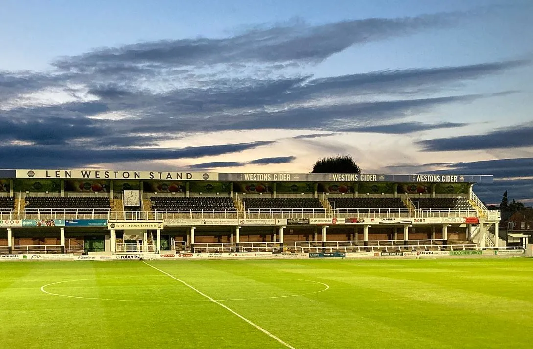 Khán đài Len Weston sân Edgar Street