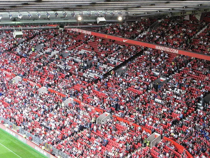 Khán đài Sir Alex Ferguson của sân Old Trafford, nơi quy tụ hàng chục ngàn CĐV Quỷ Đỏ