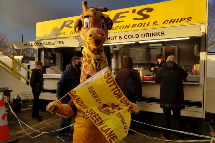 Khu vực dịch vụ khách hàng và văn phòng Sutton United, nơi tiếp đón và phục vụ khán giả VIP tại Gander Green Lane