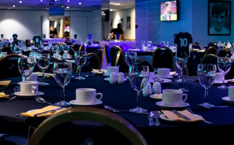 Khu vực dịch vụ khách VIP và Hospitality tại sân vận động The Den