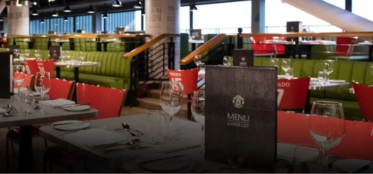 Khu vực Hospitality sang trọng tại Old Trafford, nơi trải nghiệm bóng đá đẳng cấp