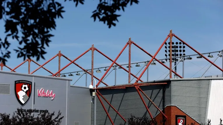 Mặt tiền bên ngoài sân vận động Vitality Stadium của AFC Bournemouth