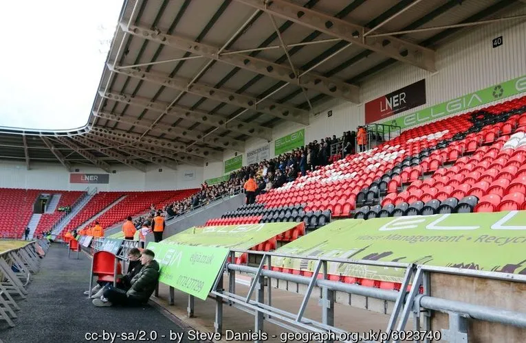 Mô hình phát triển tương lai của sân Eco-Power Stadium, thể hiện sự hiện đại và tầm nhìn của Doncaster Rovers