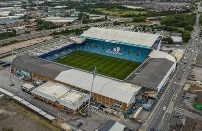 Sân Elland Road nhìn từ trên cao, biểu tượng của Leeds United