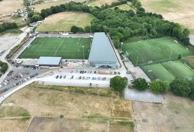 Sân vận động Hayes Lane nhìn từ trên cao của câu lạc bộ Bromley FC