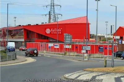 Sân vận động Stonebridge Road nhìn từ bên ngoài, biểu tượng của Ebbsfleet United