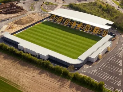 Toàn cảnh sân vận động Boston Community Stadium từ trên cao, kiến trúc hiện đại của sân nhà Boston United