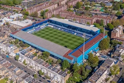 Toàn cảnh sân vận động Loftus Road từ trên cao, biểu tượng lịch sử của QPR