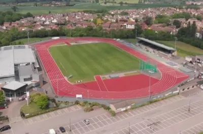 Toàn cảnh sân vận động Melbourne Chelmsford nhìn từ trên cao, tổ ấm của Chelmsford City FC.