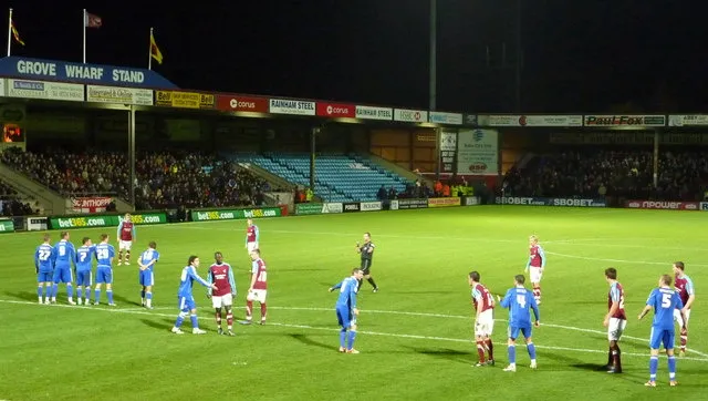 Trận đấu giữa Scunthorpe United và Middlesbrough tại Glanford Park