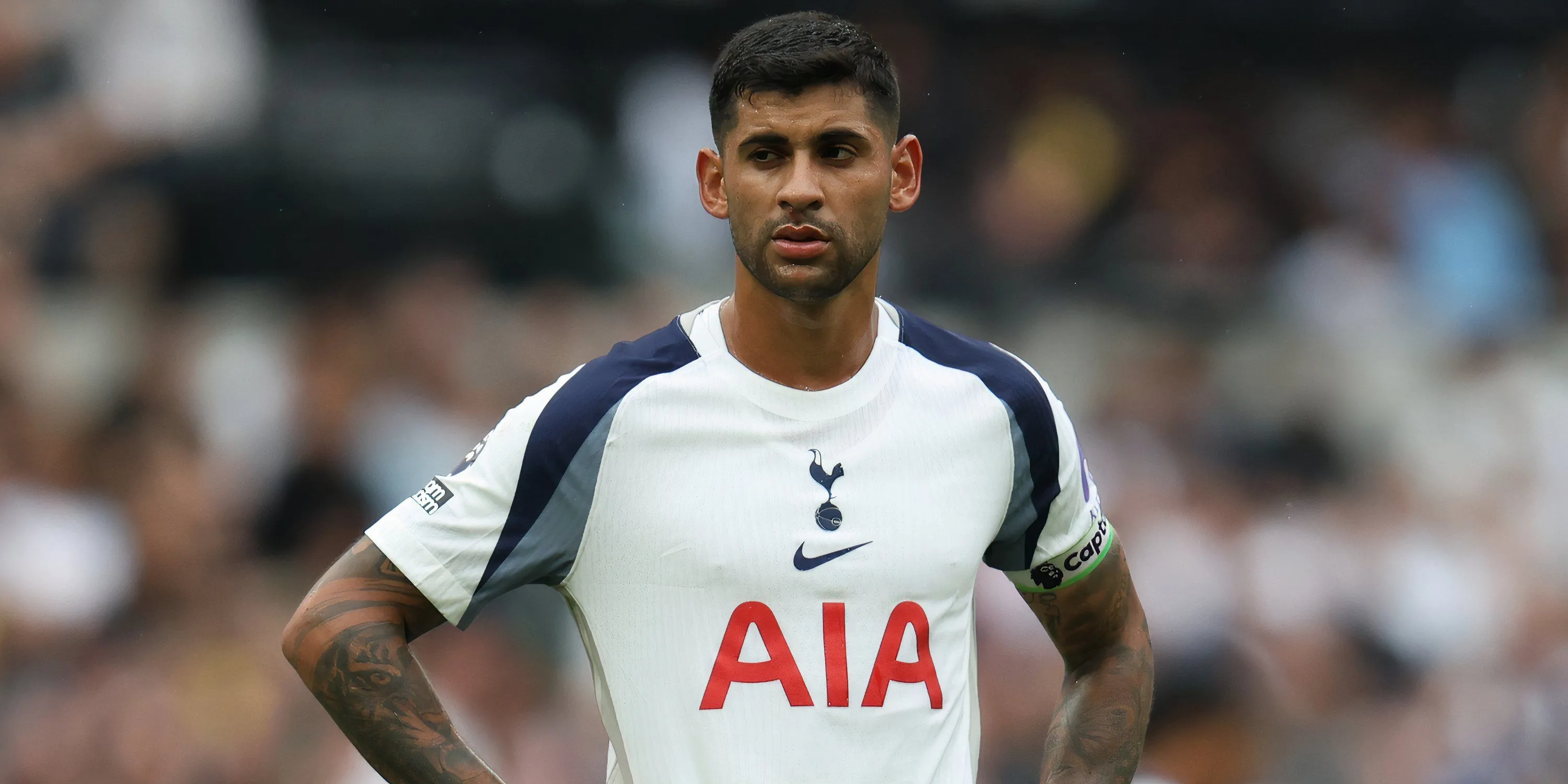 Cristian Romero trong tình huống bóng cho Tottenham Hotspur